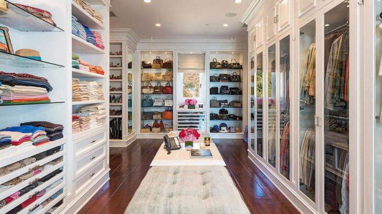 19.-extremly-big-closet-that-display-clothes-really-well