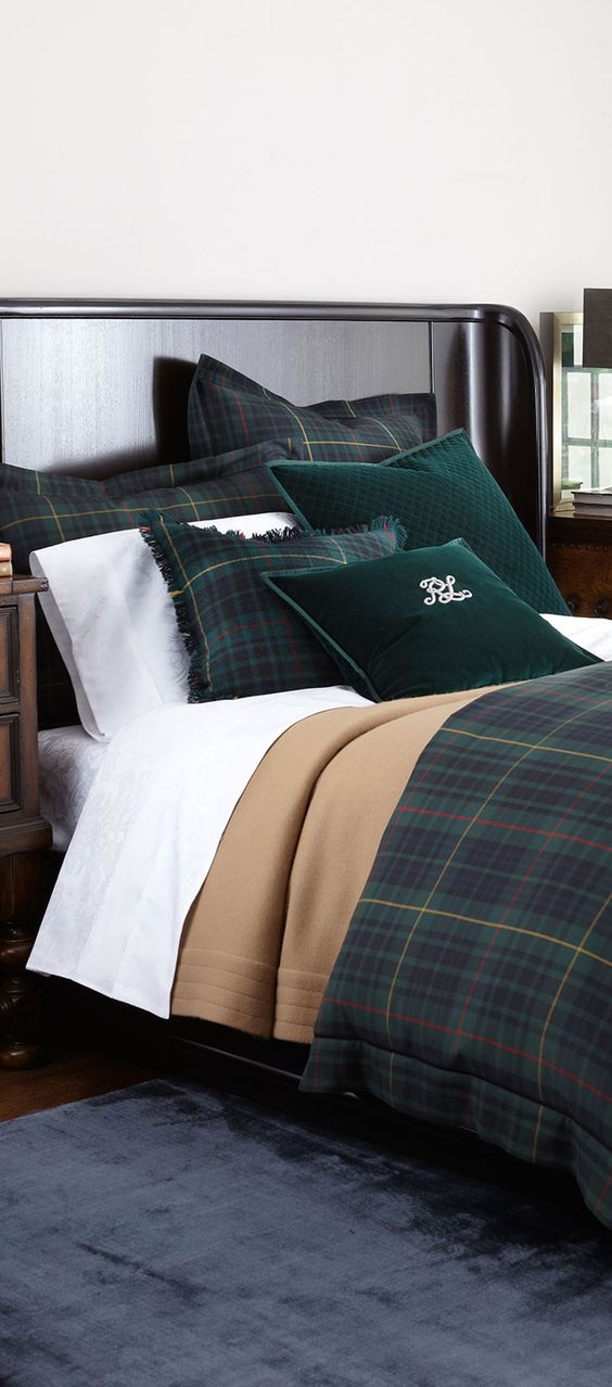 20-checked-dark-green-bedding