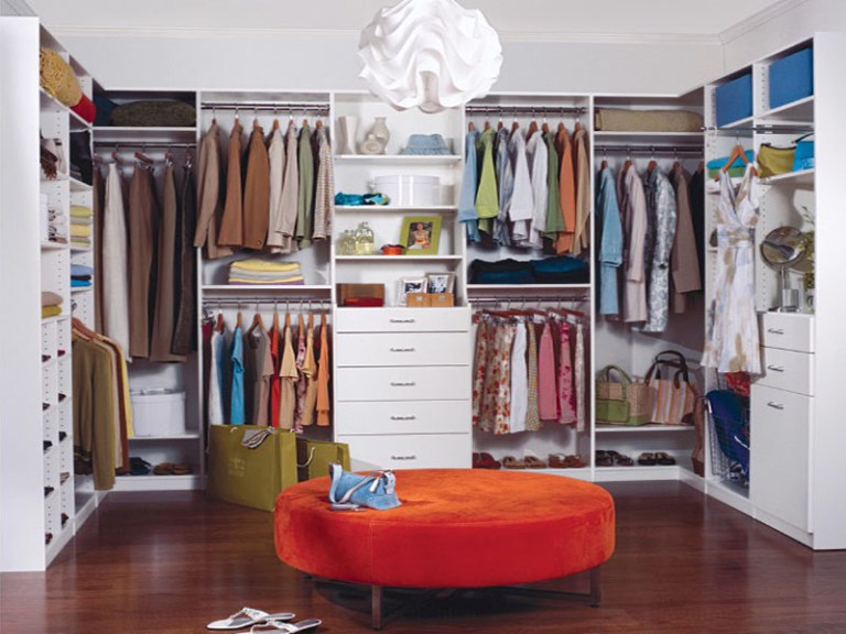 4.-setting-area-ofdress-color-closet