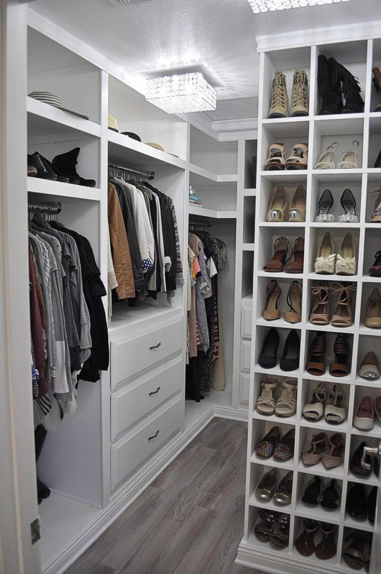 4.-very-well-organized-walk-in-closet