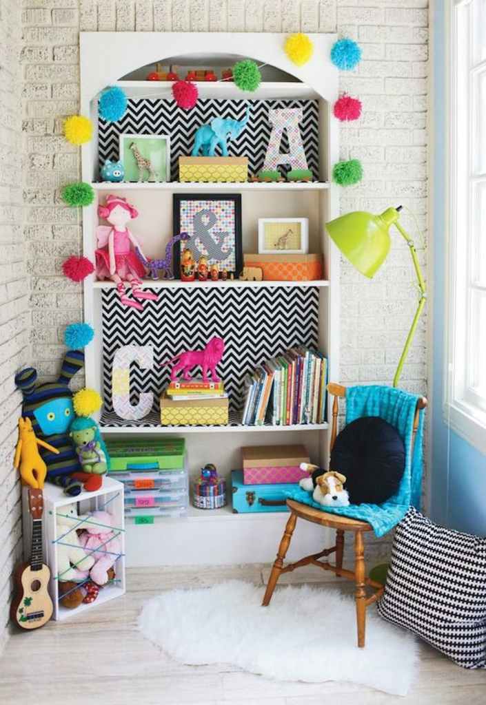 9.-chevron-backed-bookshelves-Michael