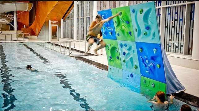 indor-wimming-poll-kids