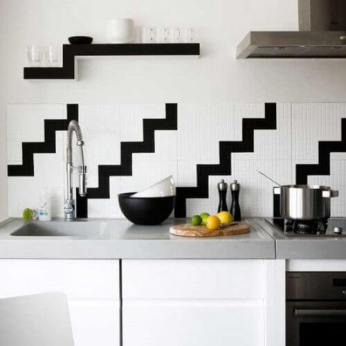 monochromepatternedkitchensplashback