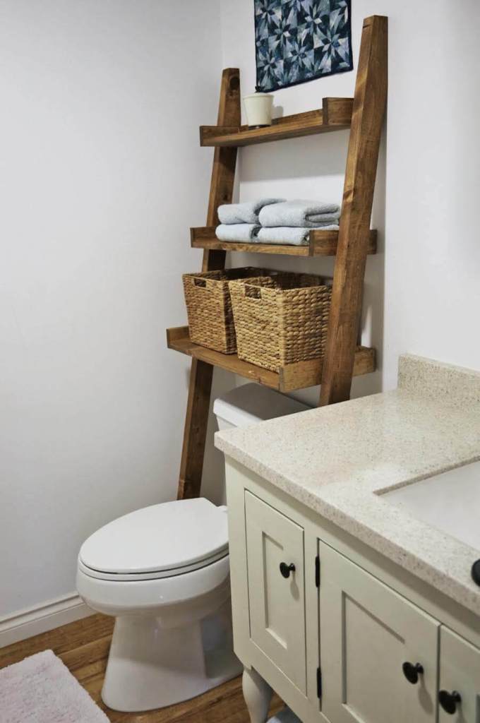 6.-Over-The-Toilet-Ladder-Organizer-homebnc